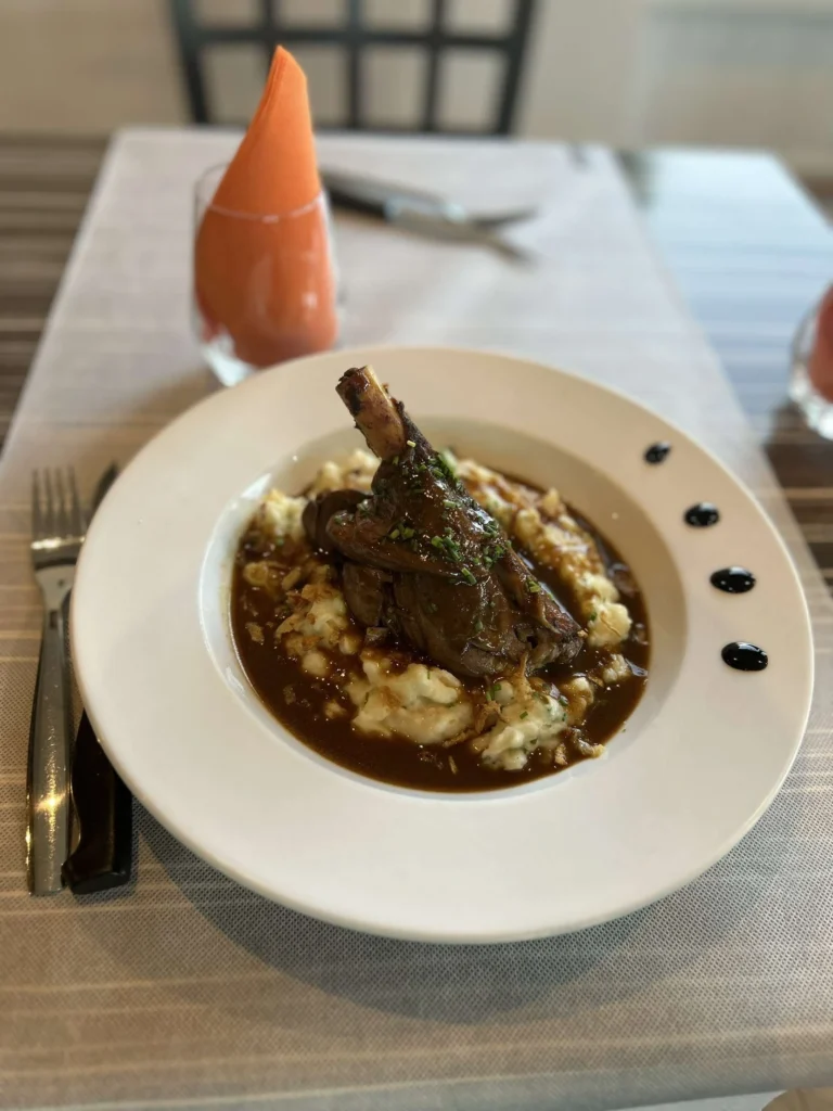 Souris d'Agneau Confit au Romarin - Restaurant / Pizzeria U Lampione, Macinaggio